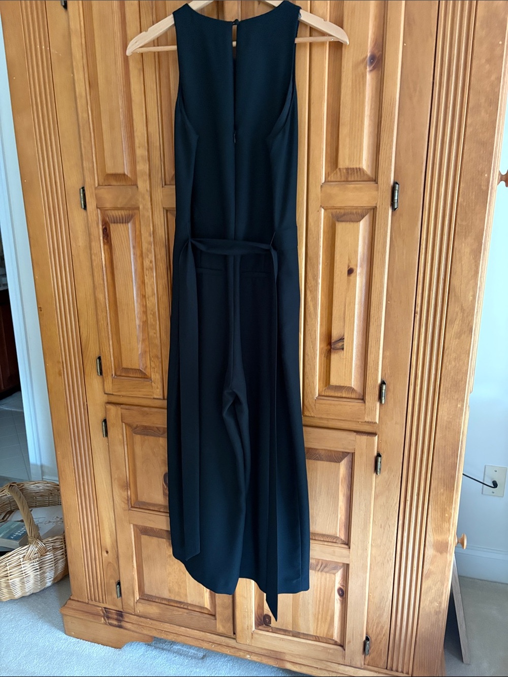 Banana Republic Black Sleeveless Wide-Leg Tie-Waist Jumpsuit lined,side pkts - Picture 6 of 9